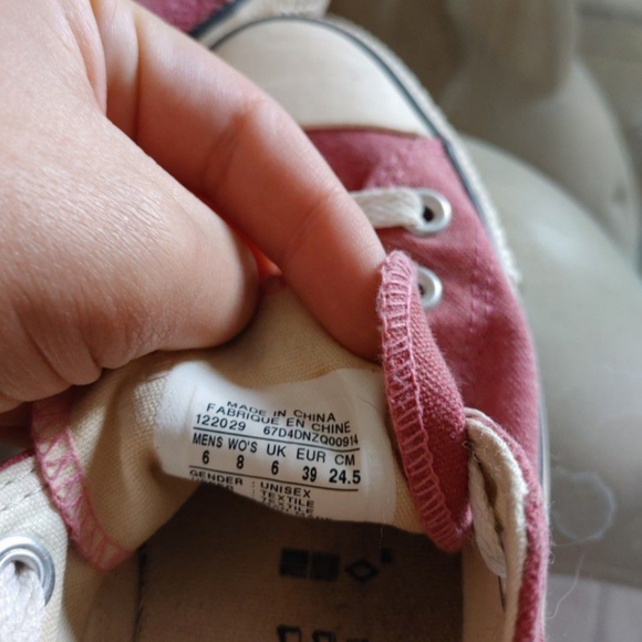 Converse - Picture 3 of 3